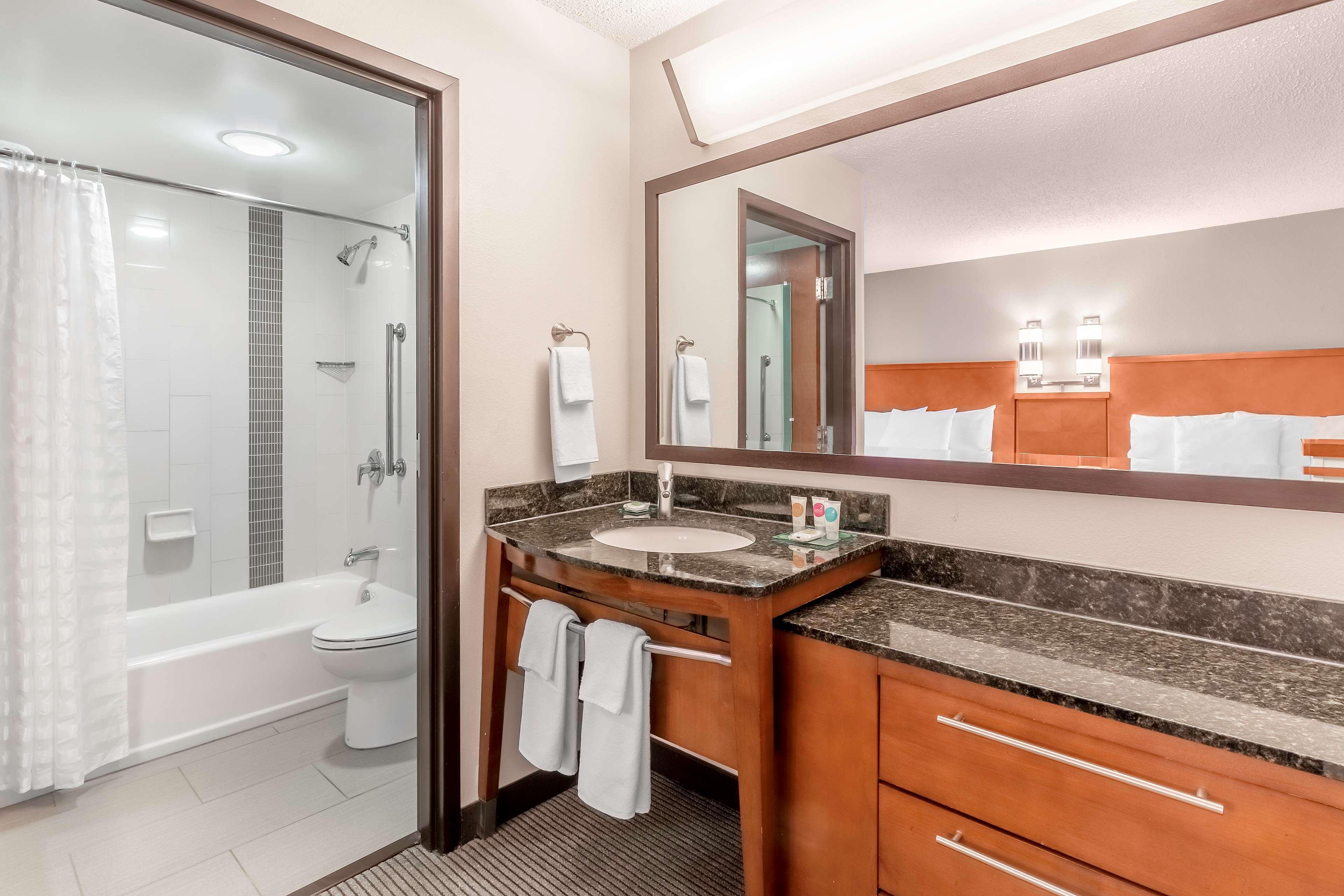 Hyatt Place Charlotte Airport Billy Graham Parkway Exterior foto